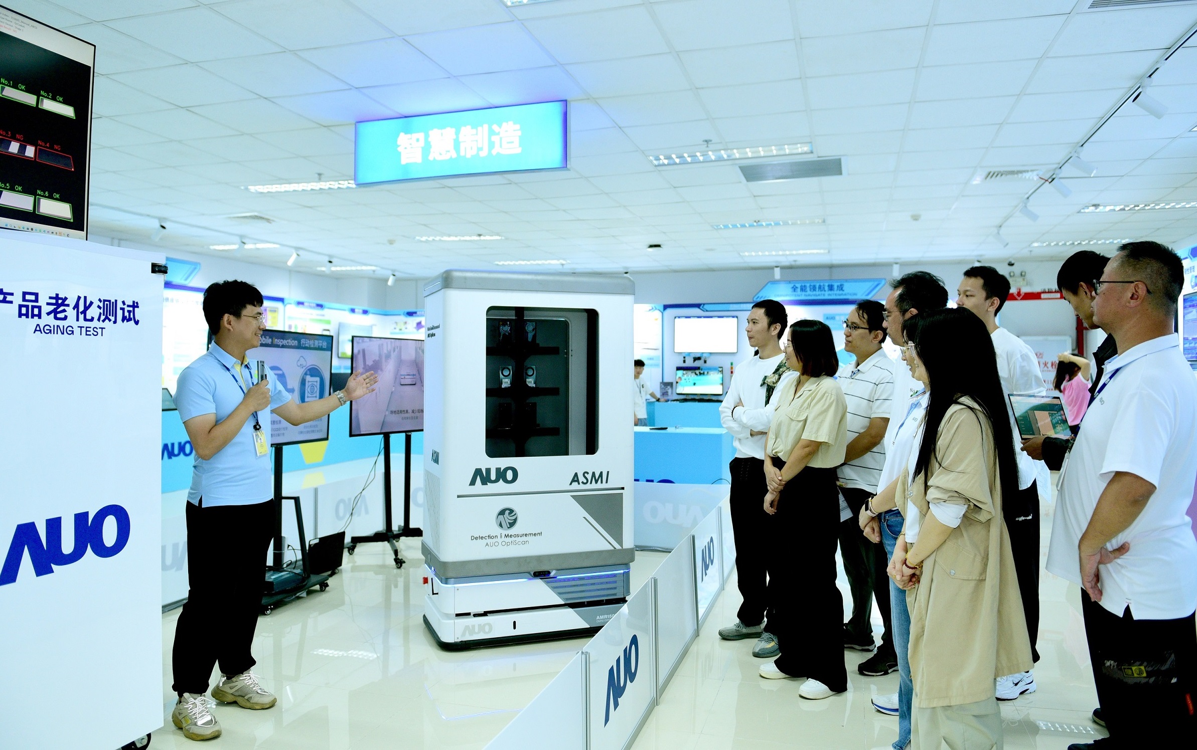 申博太陽城廈門將5G+ABC技術(shù)串聯(lián)生產(chǎn)管理全流程 ，打通研發(fā) 、采購、生管、制程 、設(shè)備  、質(zhì)量等產(chǎn)品全生命周期制造流程，完成數(shù)字化設(shè)計  、智慧供應(yīng)鏈 、智能座艙 、全流程設(shè)備管理  、數(shù)據(jù)驅(qū)動優(yōu)化  、智慧在線檢測 、智慧品管等自適應(yīng)生產(chǎn)模式升級