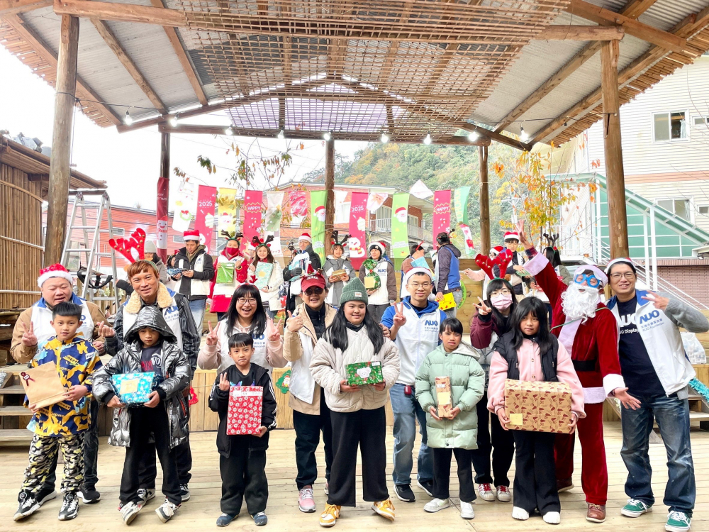 友達永續(xù)基金會號召「圓夢計畫」行動連續(xù)23年 ，由同仁凝聚內(nèi)部愛心與資源送往偏鄉(xiāng) ，累積為逾萬名兒童圓夢，實踐友達共創(chuàng)共好的永續(xù)精神 。
